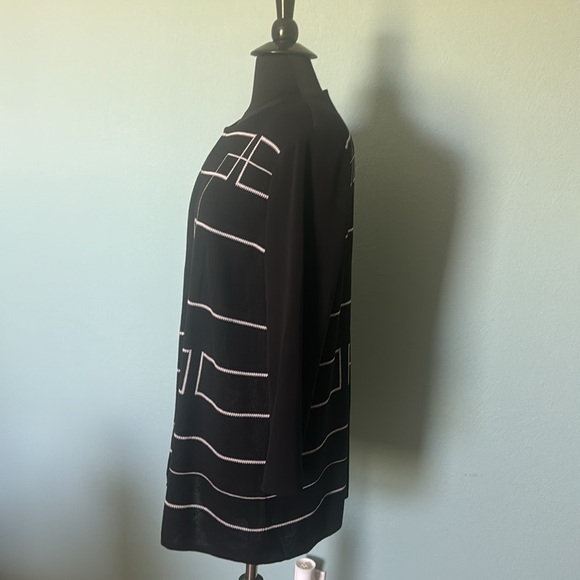 Misook black and white sweater jacket - Picture 2 of 4